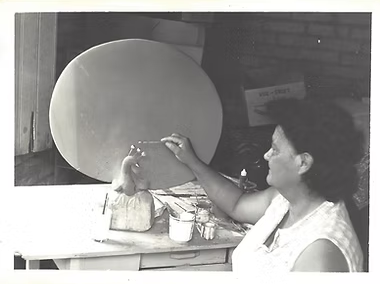 Dona Eugênia fazendo pavão